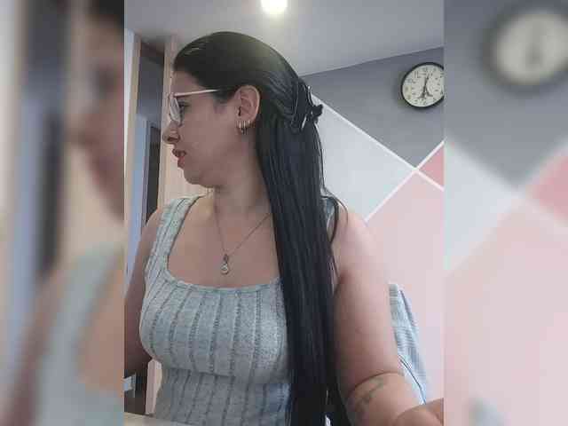 Paolitha25 webcam