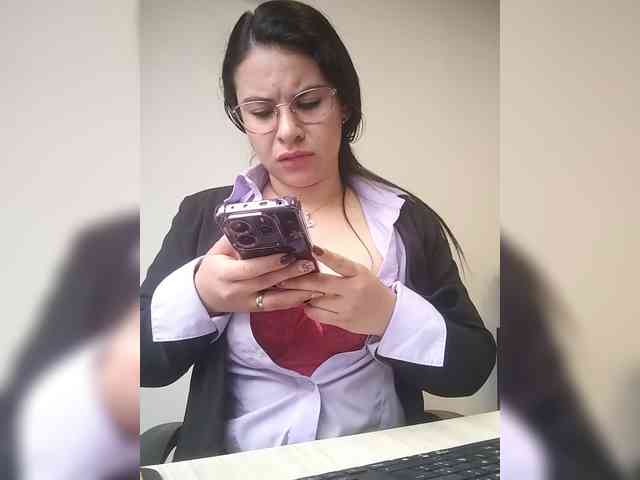 Paolitha25 webcam