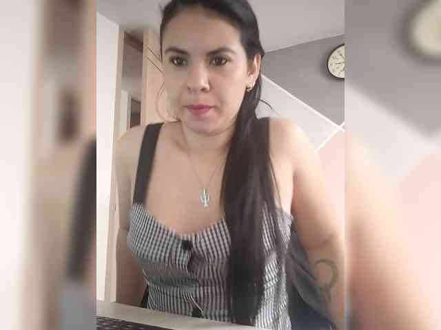 Paolitha25 webcam