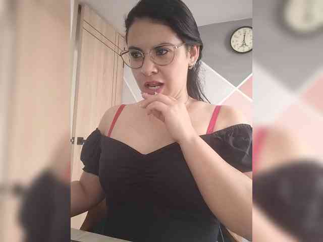 Paolitha25 webcam