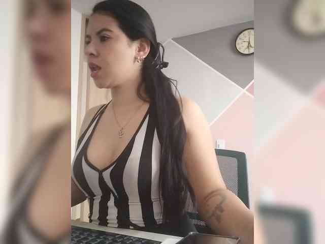 Paolitha25 webcam