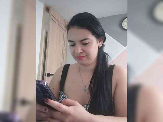 Paolitha25 webcam