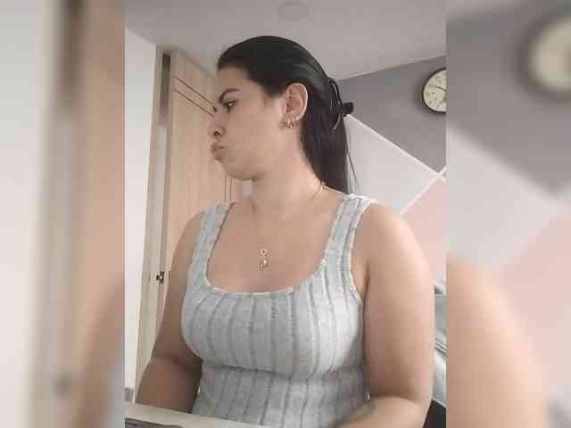 Paolitha25 webcam