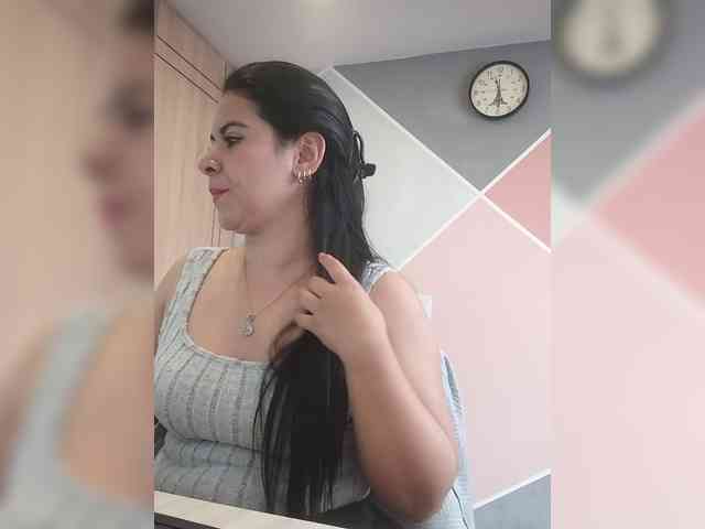 Paolitha25 webcam