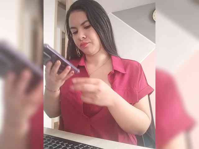 Paolitha25 webcam