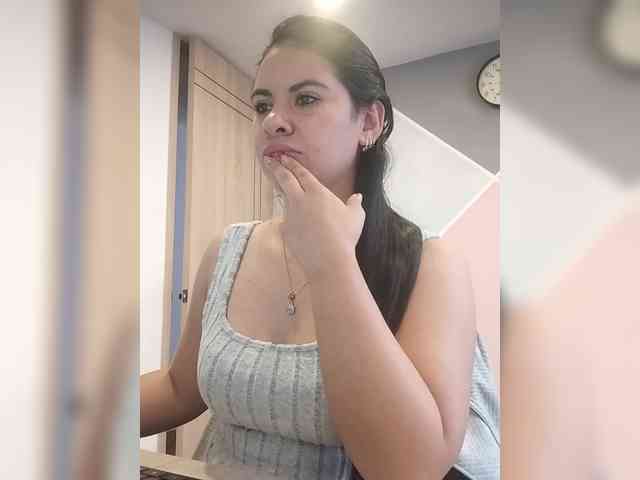 Paolitha25 webcam