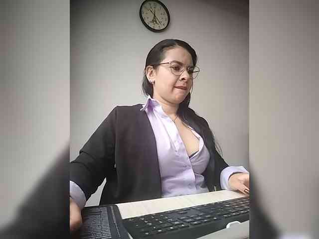 Paolitha25 webcam