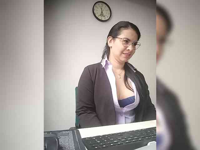 Paolitha25 webcam