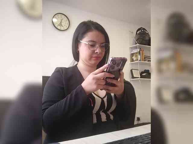 Paolitha25 webcam
