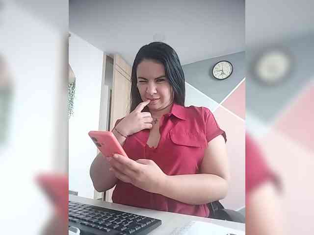 Paolitha25 webcam