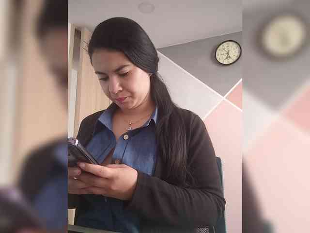 Paolitha25 webcam