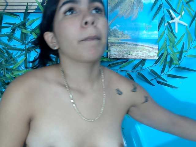 skinnysofia18 live cam on BongaCams