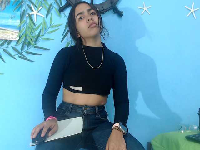 skinnysofia18 live cam on BongaCams