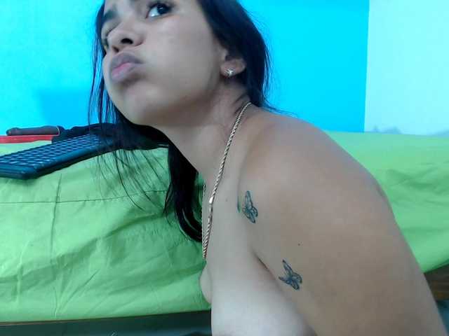 skinnysofia18 live cam on BongaCams