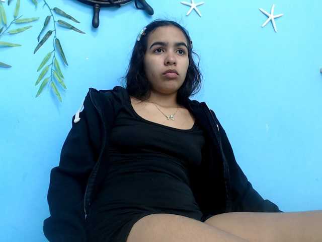 skinnysofia18 live cam on BongaCams