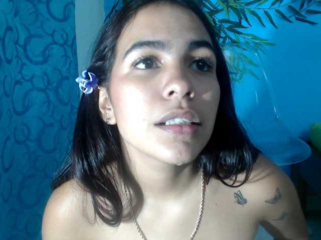 skinnysofia18 live cam on BongaCams