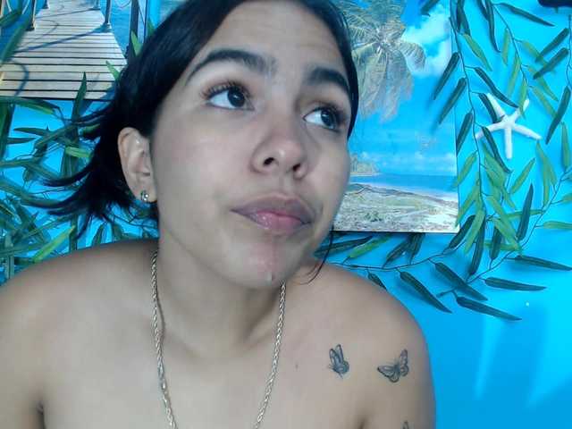 skinnysofia18 live cam on BongaCams