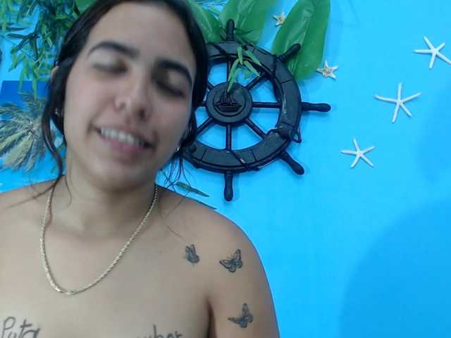 skinnysofia18 live cam on BongaCams