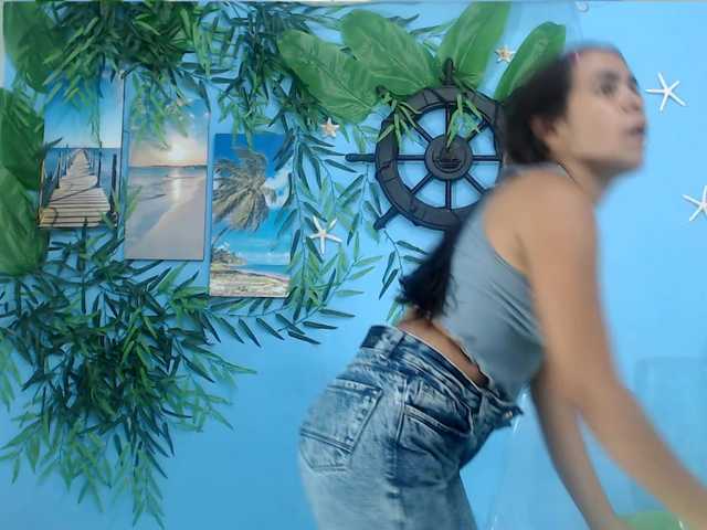 skinnysofia18 live cam on BongaCams