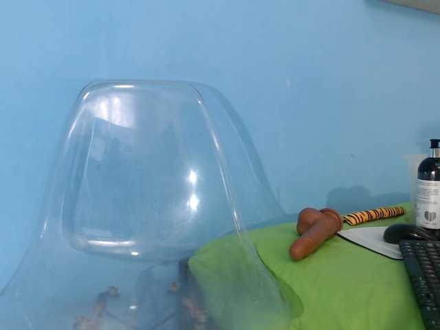 skinnysofia18 live cam on BongaCams