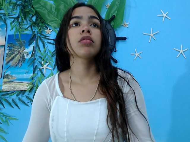 skinnysofia18 live cam on BongaCams