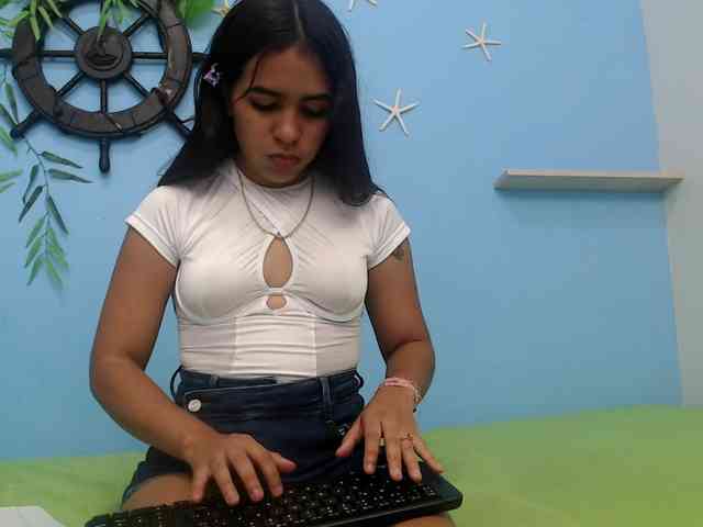 skinnysofia18 skinnysofia18