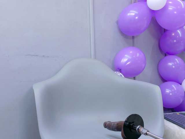 AlmaaRose live cam on BongaCams