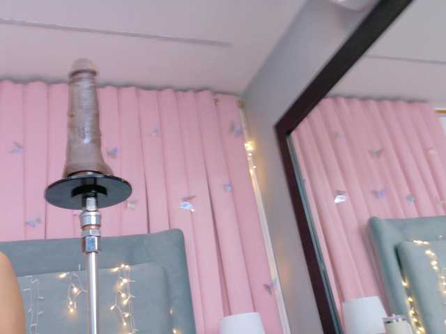 AlmaaRose live cam on BongaCams