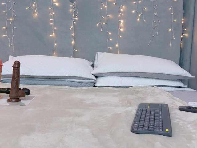 AlmaaRose live cam on BongaCams