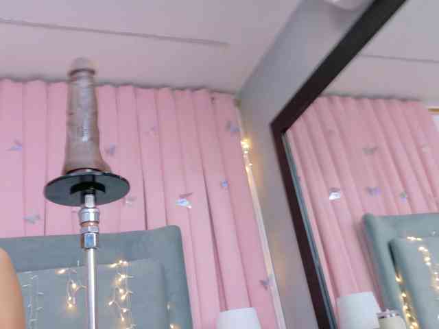 AlmaaRose webcam