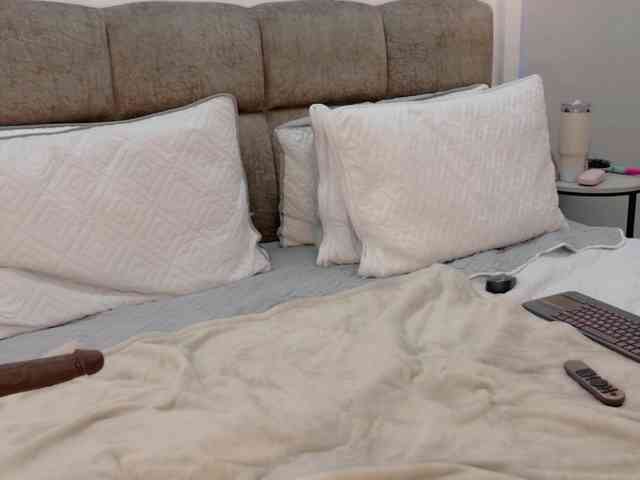 AlmaaRose webcam