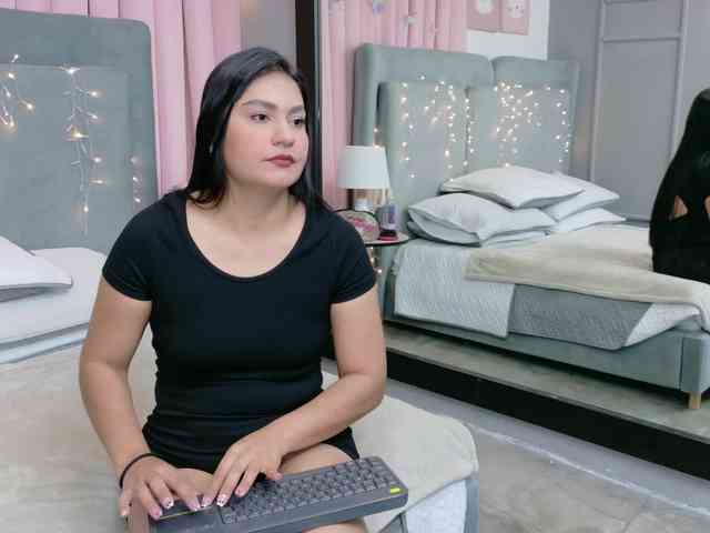 AlmaaRose webcam