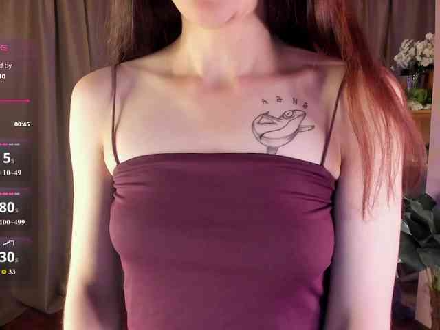 AishaDark webcam