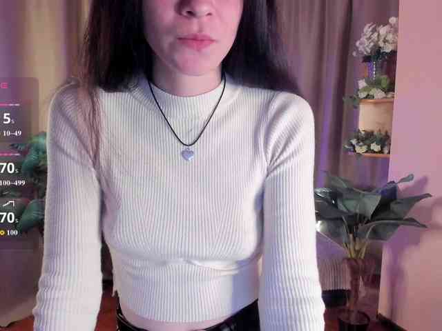 AishaDark webcam