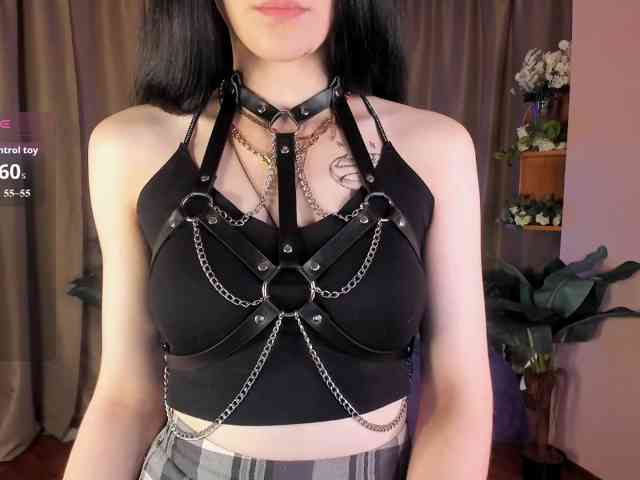 AishaDark webcam