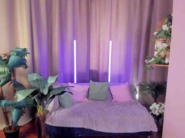 AishaDark webcam