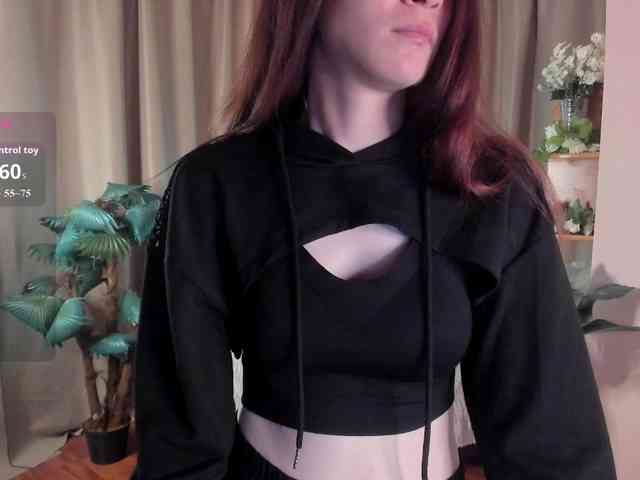 AishaDark webcam