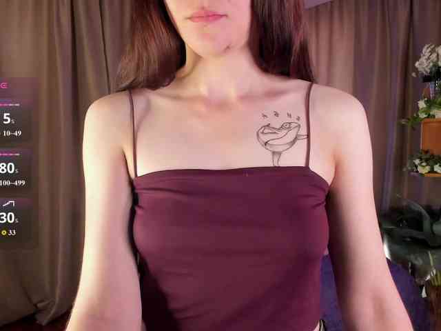 AishaDark webcam