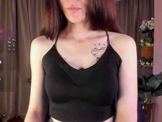 AishaDark webcam