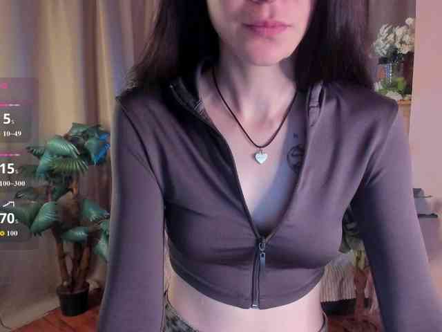 AishaDark webcam