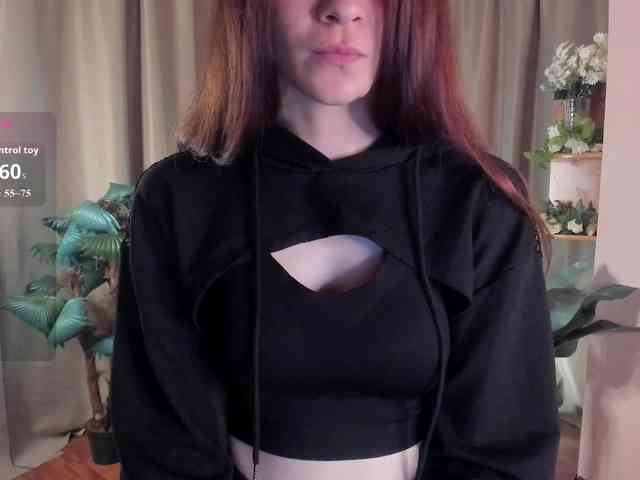 AishaDark webcam