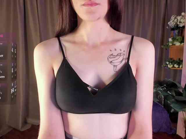 AishaDark webcam