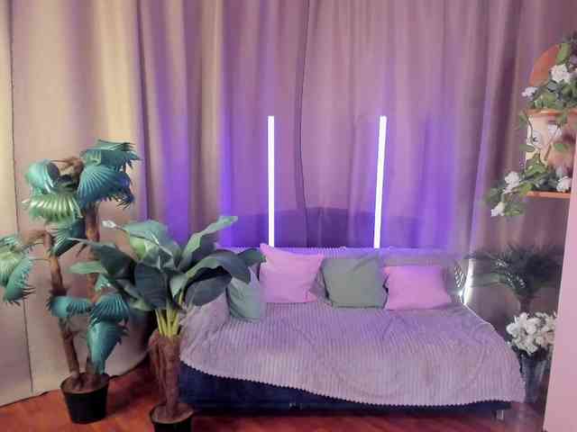 AishaDark webcam