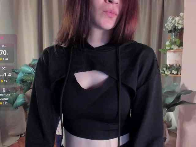 AishaDark webcam