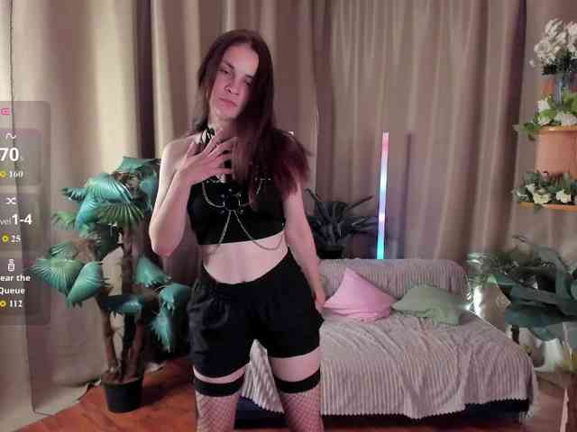 AishaDark webcam