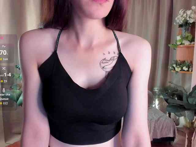 AishaDark webcam