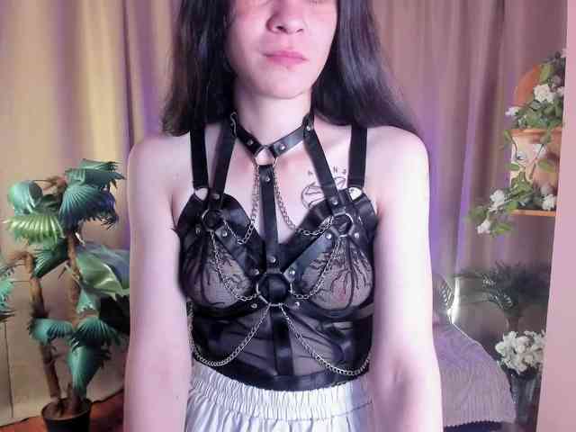 AishaDark webcam