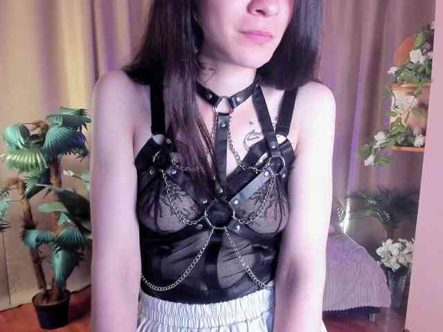 AishaDark webcam