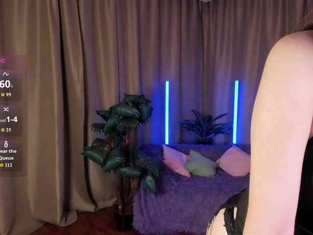 AishaDark webcam