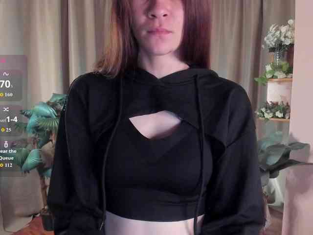 AishaDark webcam